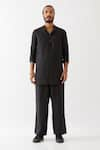 Son of A Noble Snob_Black 100% Linen Finn Short Plain Kurta And Trouser Set _Online_at_Aza_Fashions