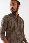 Son Of A Noble Snob_Grey Cotton, Linen Luis Rain Printed Kurta Set _at_Aza_Fashions