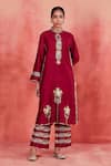 Buy_Sue Mue_Red Handwoven Silk Chanderi Embroidery Siham Floral Panelled Kurta Pant Set 