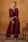 Bhawna Sethi_Maroon Kurta And Pant Silk Velvet Embroidered Zardozi Keyhole Nur Jahan Set _Online_at_Aza_Fashions