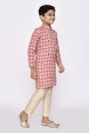 Arihant Rai Sinha_Maroon Kurta Rayon Threadwork Geometric Pattern With Pyjama _at_Aza_Fashions