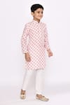 Arihant Rai Sinha_Off White Kurta Rayon Threadwork Floral Butti Pattern With Pyjama _at_Aza_Fashions