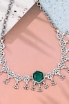 Buy_Sangeeta Boochra_Green Emerald Stone Regal Radiance Embellished Necklace _at_Aza_Fashions