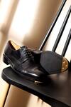 Buy_Fellmonger_Black Plain Leather Semi Brogue Captoe Derby _at_Aza_Fashions
