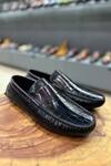 Shop_Fellmonger_Black Textured Leather Croco Loafers _at_Aza_Fashions
