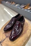 Buy_FELLMONGER_Burgundy Croco Textured Pattern Single Monk Strap 