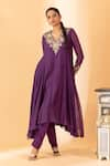 Buy_SSHILPA SAMRIYA_Purple Malai Chanderi Hand Embroidered Floral V Neck Anarkali With Pant 