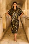 Buy_Dash and Dot_Black 96% Polyester Print Foil V-neck Cowl Kaftan _at_Aza_Fashions
