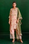 Buy_The Home Affair_Peach Muslin Crepe Hand Work Floral V Neck Print Kurta Set _at_Aza_Fashions