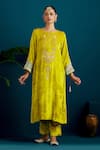 Buy_Anantaa by Roohi_Green Viscose Velvet Embroidered Sequins Notched Floral Vine Kurta With Pant _at_Aza_Fashions