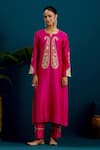 Buy_Anantaa by Roohi_Pink Silk Chanderi Embroidery Paisley Floral Resham Straight Kurta With Pant _at_Aza_Fashions