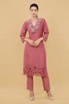 Buy_Nidhi Kejriwal_Peach Chanderi Applique Floral Cutwork V Neck Kurta With Pant _at_Aza_Fashions