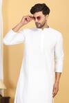 Buy_Aham-Vayam_White Cotton Embroidery Thread Aham Kurta Set 