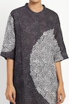 Buy_Satya Paul_Black Linen Printed Phulkari Mandarin Collar The Milky Way Tunic 