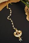 Shop_Do Taara_Gold Plated Kundan Pearl Embellished Maangtikka _at_Aza_Fashions