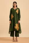 Buy_ORIGANI_Green Chanderi Silk Applique Blossom Split V Neck Kurta And Pant _at_Aza_Fashions