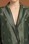 Buy_RIRASA_Green Tissue Embroidered Thread Lapel Collar Floral Jacket And Pant Set 