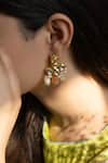 Buy_Do Taara_Gold Plated Kundan Clover Blossom Embellished Earrings _at_Aza_Fashions