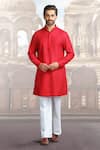 Buy_Char Chaand_Red Silk Embroidery Thread Geometric Kurta _at_Aza_Fashions