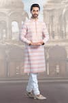 Char Chaand_Pink Silk Embroidery Thread Mirrorwork Kurta _Online_at_Aza_Fashions