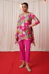 Buy_Chrkha_Pink Chanderi Silk Printed Floral Bird V Neck Embroidered Kurta And Pant Set _at_Aza_Fashions