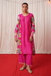 Buy_Chrkha_Pink Chanderi Silk Printed Floral Side Panelled Pearl Embroidered Kurta Pant Set _Online_at_Aza_Fashions