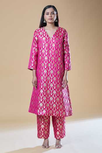 Samyukta Singhania_Pink Brocade Embroidery V-neck Floral Woven A-line Kurta With Pant _Online_at_Aza_Fashions