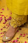 MITHI SUPARI_Yellow Jute Linen Embroidered Thread Round Pushp Floral Cuwtork Kurta Pant Set _at_Aza_Fashions