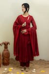 Buy_MITHI SUPARI_Maroon Malai Chanderi Embroidery Resham Round Angarkha Anarkali Set _at_Aza_Fashions