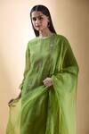 Samyukta Singhania_Green Kurta And Pant Mul Chanderi Embroidered Zari Round Floral Set _at_Aza_Fashions