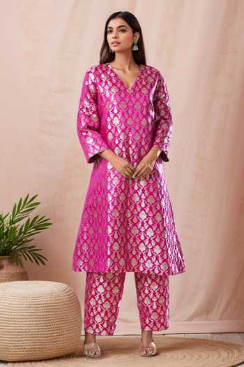 Buy_Samyukta Singhania_Pink Brocade Embroidery V-neck Floral Woven A-line Kurta With Pant _at_Aza_Fashions
