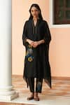 Buy_Vaayu_Black Muslin Cotton Embroidery Floral Applique Notched Thread Kurta With Pant _at_Aza_Fashions