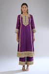 Sheetal Batra_Purple Embroidery Floral Round Neck Gota Patti Kurta Pant Set _at_Aza_Fashions