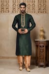 Buy_Arihant Rai Sinha_Green Kurta Jacquard Woven Geometric Set _at_Aza_Fashions