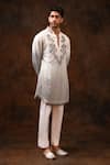 Buy_Char Chaand_Grey Silk Embroidery Chikankari Bloom Vine Ombre Kurta _at_Aza_Fashions