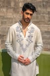 Shop_Char Chaand_Grey Silk Embroidery Chikankari Bloom Vine Ombre Kurta 