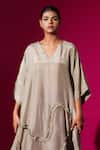 Buy_Stoique_Grey Upada Silk Embroidery Pearl V-neck Flamingo A-line Tunic 