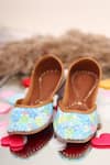 Buy_HELLO JR_Blue Print Bluebell Floral Pattern Juttis _at_Aza_Fashions