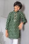 Buy_Free Sparrow_Green Chanderi Printed Foil New Forest Kurta With Pyjama _Online_at_Aza_Fashions