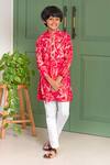 Buy_Free Sparrow_Pink Cotton Printed Floral Kurta With Pyjama _at_Aza_Fashions