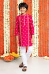 Buy_Free Sparrow_Pink Silk Printed Floral Kurta With Pyjama _at_Aza_Fashions