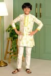 Buy_Free Sparrow_Ivory Chanderi Printed Floral Mandarin Collared Kurta With Pyjama _at_Aza_Fashions