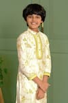 Free Sparrow_Ivory Chanderi Printed Floral Mandarin Collared Kurta With Pyjama _Online_at_Aza_Fashions