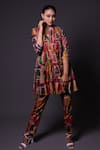 Buy_Thetaa_Pink Pure Silk Printed Jharokha Round Neck Kurta And Pant Set _Online_at_Aza_Fashions