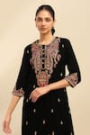 Buy_Aarke Ritu Kumar_Green Poly Velvet Embroidery Paisley Crest Round Neck Gianna Kurta Pant Set 