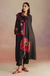 Buy_ROZA_Black Silk Wool Hand-drawn Floral V-neck Apple Hand Drawn Kurta With Pant _at_Aza_Fashions