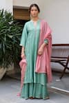 Buy_Vashisht Guru Dutt_Green Woven Chanderi Embroidery Mukaish Split V Floral Buti Kurta And Sharara Set _at_Aza_Fashions