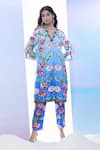 Buy_Pria Kataria Puri_Blue Silk Printed Tulip Wavy V-neck Shaded Kurta With Pant _at_Aza_Fashions