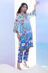 Pria Kataria Puri_Blue Silk Printed Tulip Wavy V-neck Shaded Kurta With Pant _Online