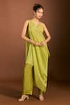 Meghna shah_Green Pure Mul Silk Embroidered Thread Notched Zari Blouse Pant Set _Online_at_Aza_Fashions